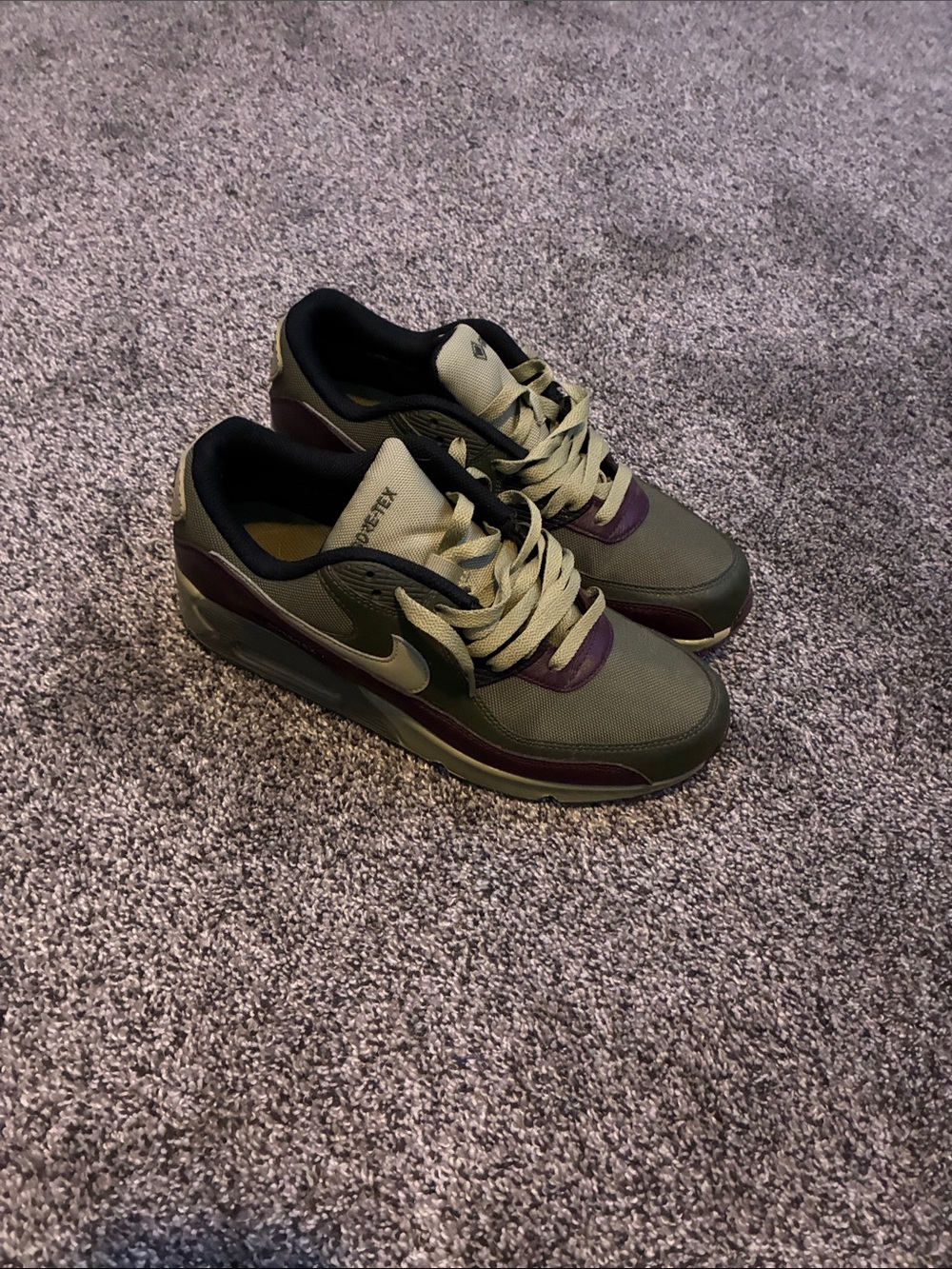 NIKE GORE-TEX Olive Green and Burgundy Men's Sneakers